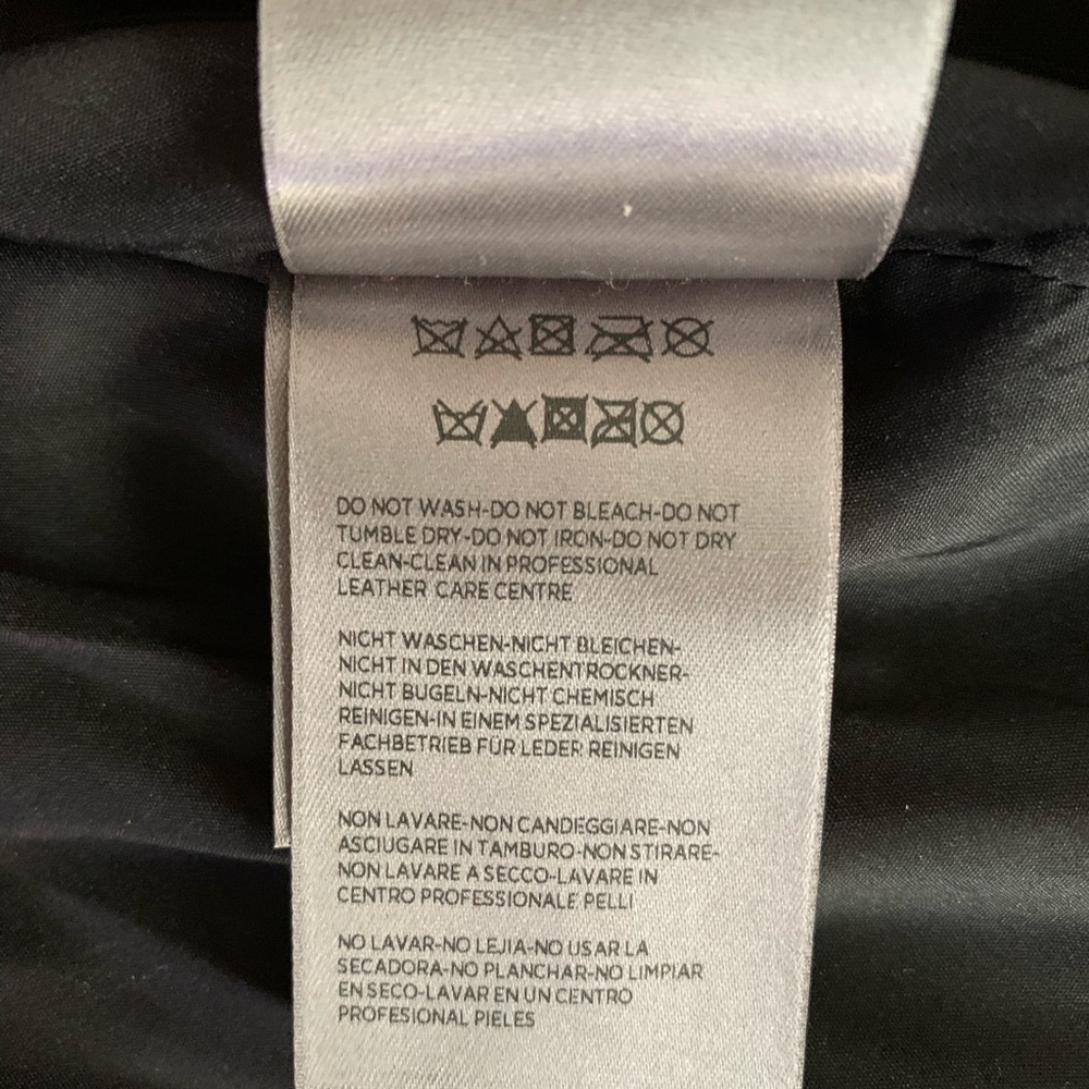 Belstaff ladies black leather jacket. Size 44 - Picture 15 of 16